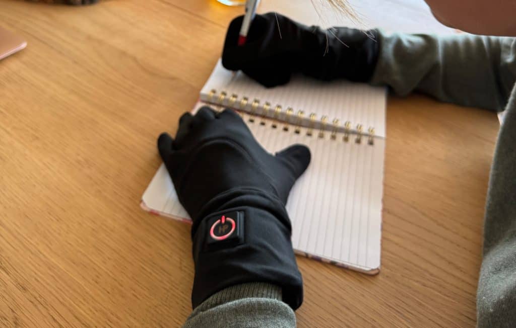 Last van koude handen in huis? Dat is verleden tijd met onze verwarmde binnenhandschoenen.